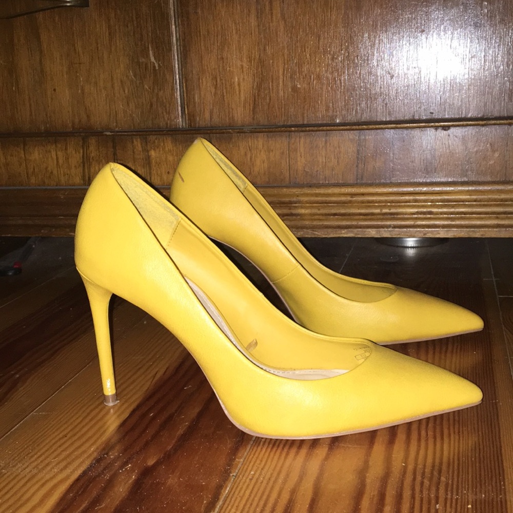 Yellow Zara pumps